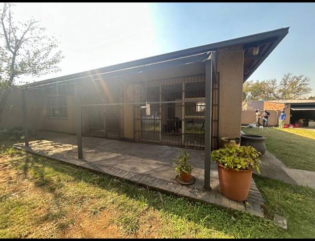 3 BEDROOM HOUSE FOR SALE IN VANDERBIJLPARK CW 3